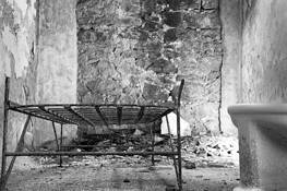 Eastern_state_penitentiary_cot_and_toilet