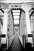 Purple_people_bridge_2