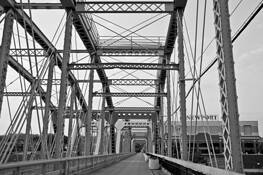 Purple_people_bridge_7