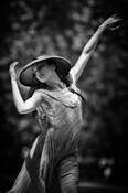 Dancers_in_the_park_3