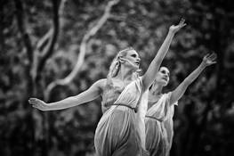 Dancers_in_the_park_9