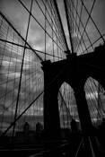 Brooklyn_bridge_at_dawn