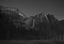 Yosemite_falls_after_dark
