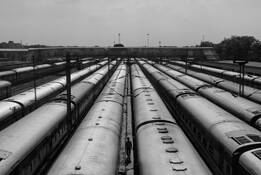 Train_station_in_old_delhi