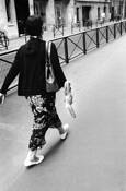 Woman_with_baguette