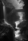 Waterfall_on_a_rainy_day