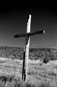 A_cross_along_the_road