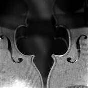 Twin_violins