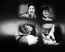 Two_aging_geishas_1