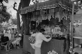 Cigarette_and_bidi_shop
