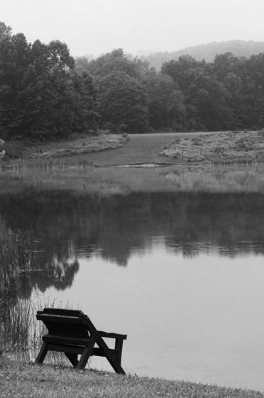 Indigo_lake_bench