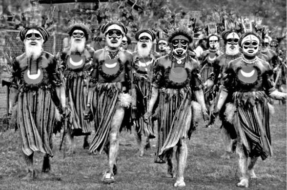 Papua_marchers_in_parade