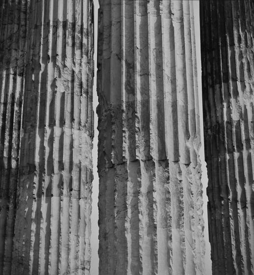 Fluted_columns_of_the_temple_of_olympian_zeus