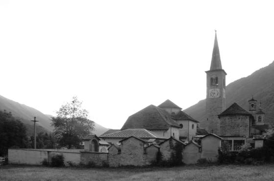 Graveyard_and_church