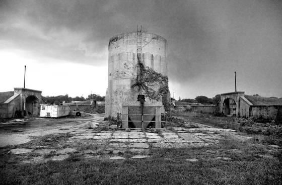 Silo_and_dumpster