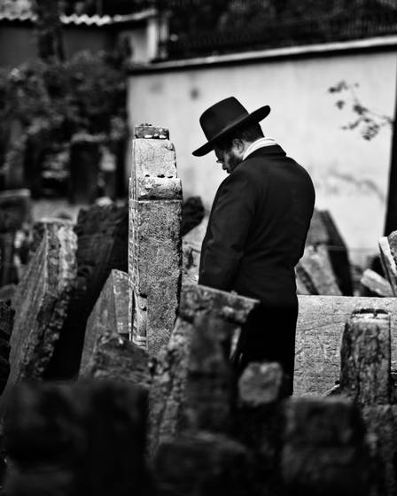Old_jewish_cemetery_2