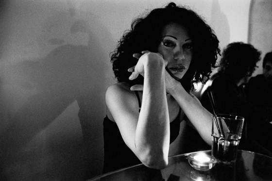 Fernanda_sitting_at_the_bar