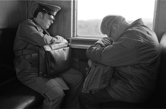 Sleeping_passengers