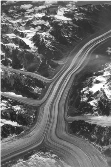 River_of_frozen_water_2