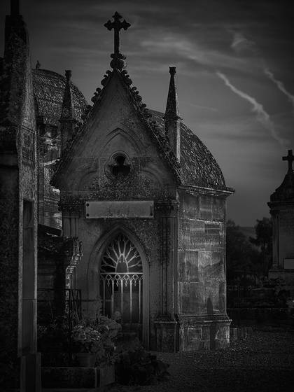 Crypt_in_afternoon_light