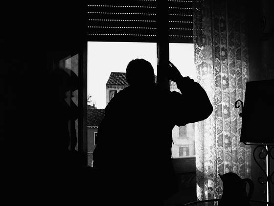 Looking_down_on_the_world
