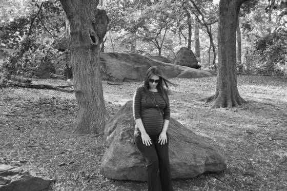 Pregnant_in_the_park_1