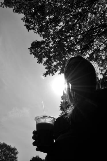 Pregnant_in_the_park_3