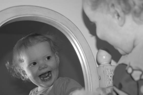 Girl_in_the_mirror