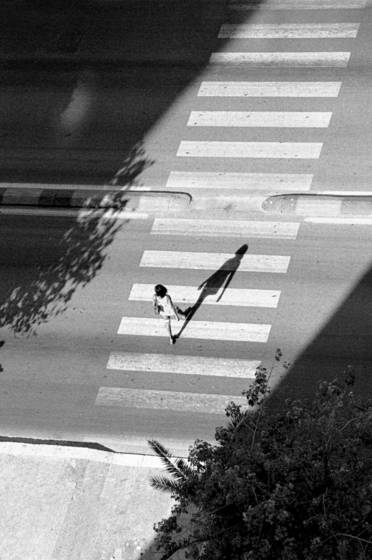 Walking_on_a_sunny_day