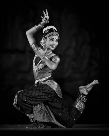 Dancing_before_arjuna_s_penance