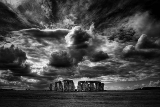 Storm_over_stonehenge