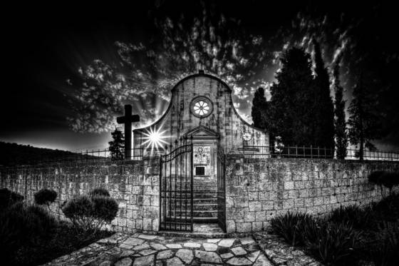 A_church_inside_a_church_1