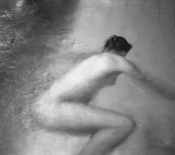 Woman_in_water