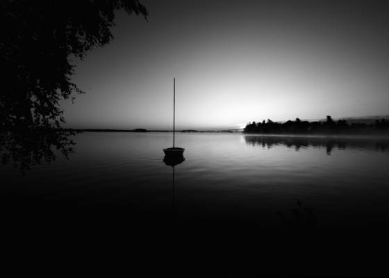 Boat_at_dawn