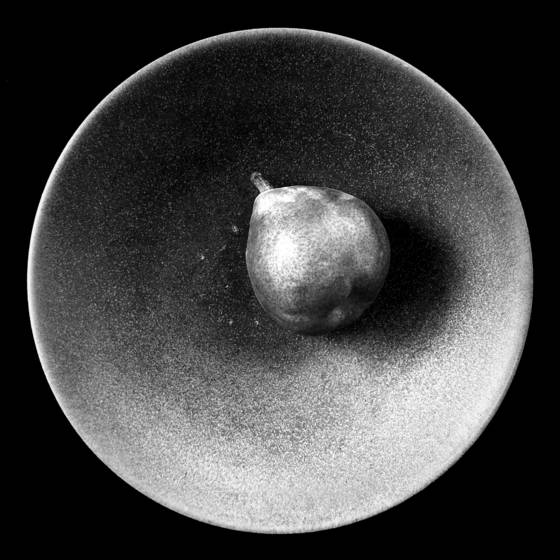 Pear_and_bowl