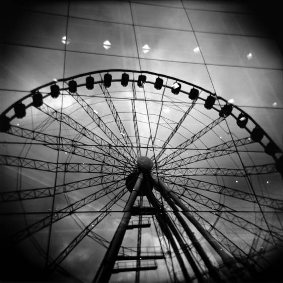 Ferris_wheel_reflection