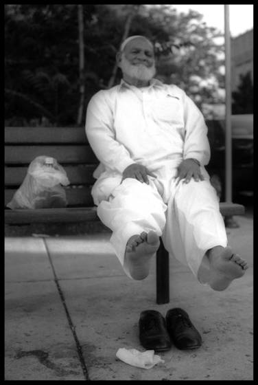Levitating_man