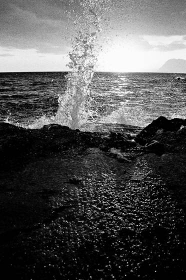 Under_the_wave