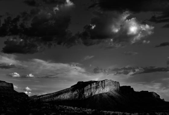 Facing_west