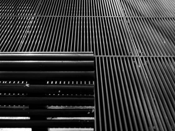 Bench_and_grate