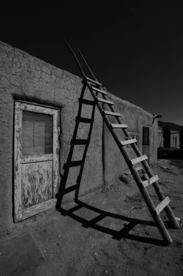 Ladder_and_shadows