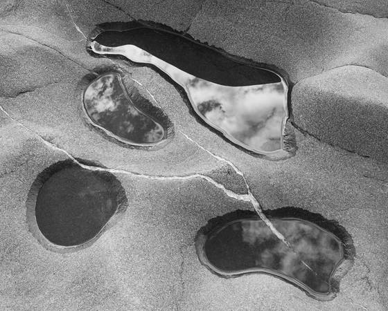 Puddles_and_vein_in_bedrock