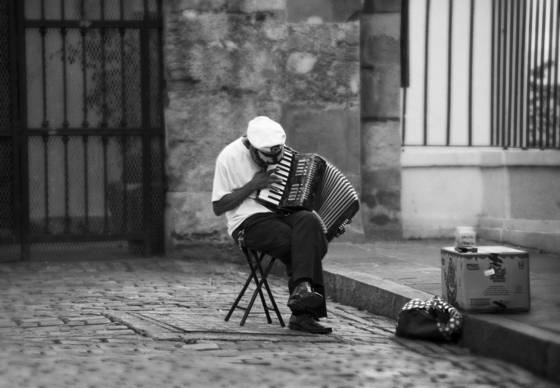 Accordian_man