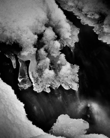 The_stream_with_ice_and_snow