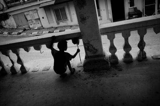 Child_at_the_baluster