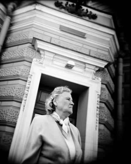 Doorway_woman