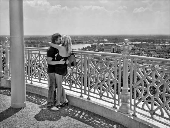Lovers_above_the_danube