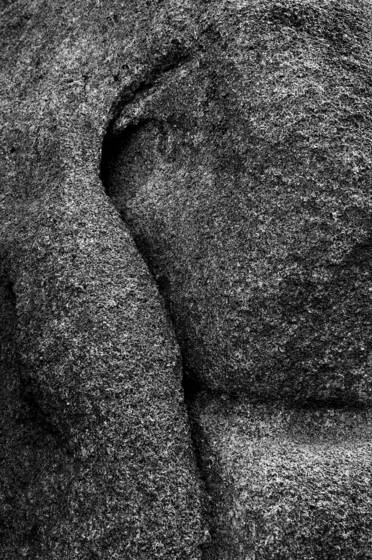 Crack_in_rock