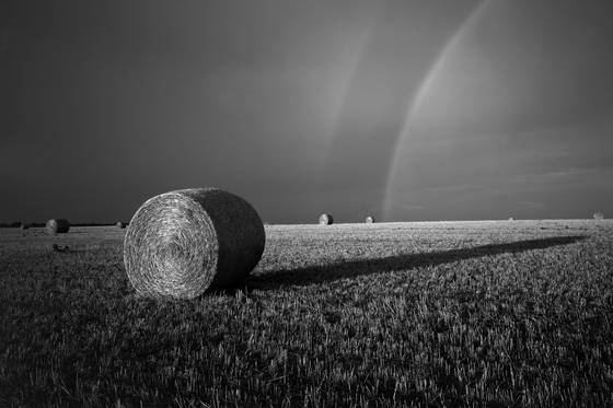 Round_bales_and_rainbows