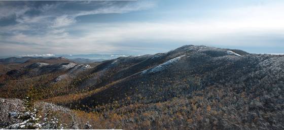 Lake_champlain_and_upper_jay_mountain